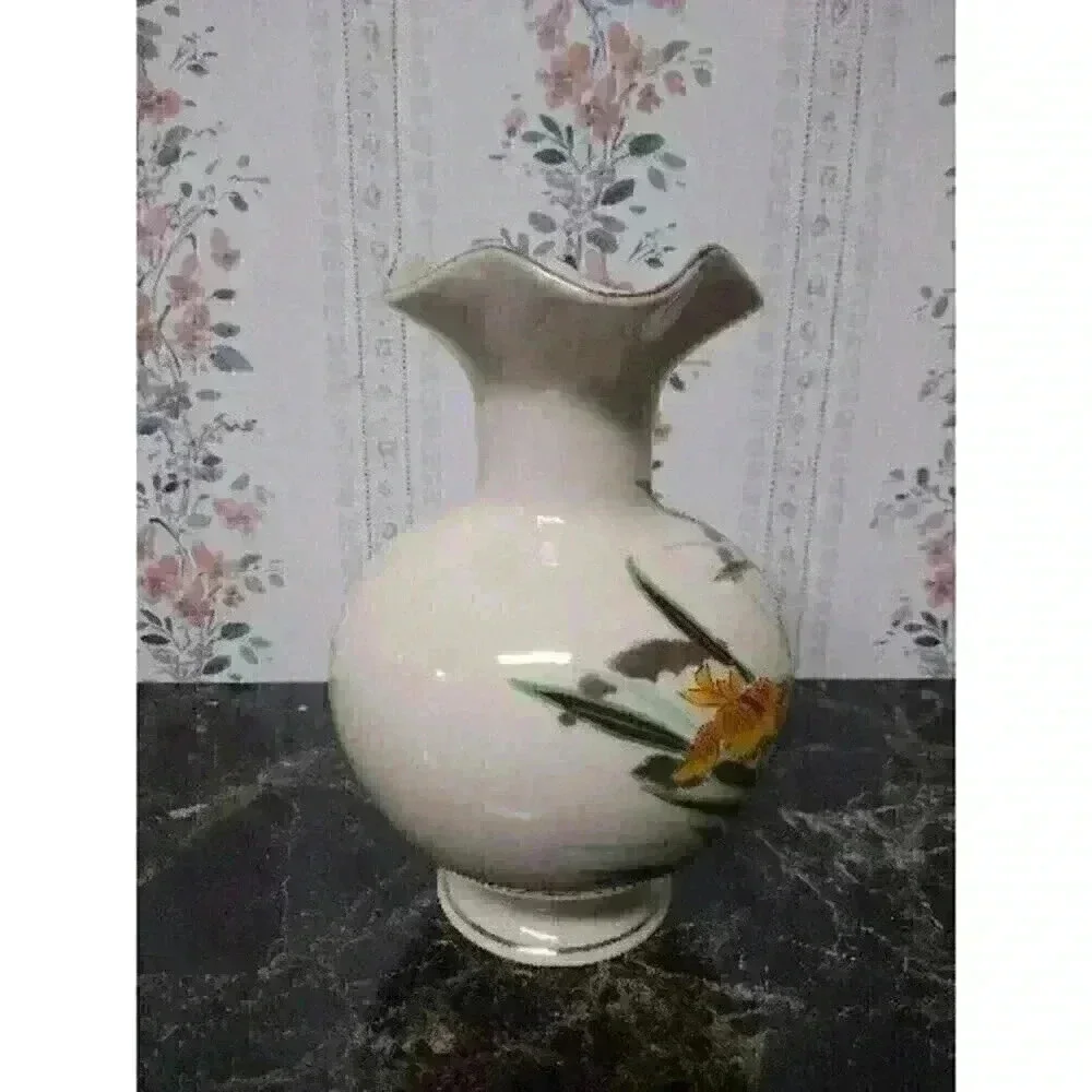 MID-CENTURY TOYO JAPAN VASE -IRIS / KINGFISHER BIRD RUFFLED RIM 6” Gold Trim